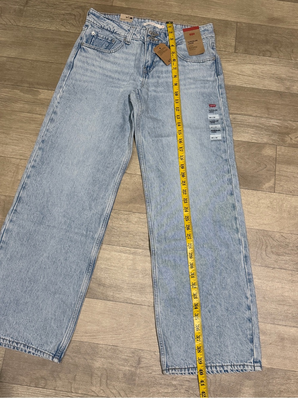 Levi's Women's Low-Rise Superlow Loose Jeans - Abraided Art 28x32 - Picture 9 of 16